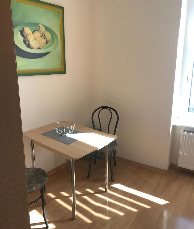 Ferienwohnung Am Schlossparkcenter شفيرين المظهر الخارجي الصورة